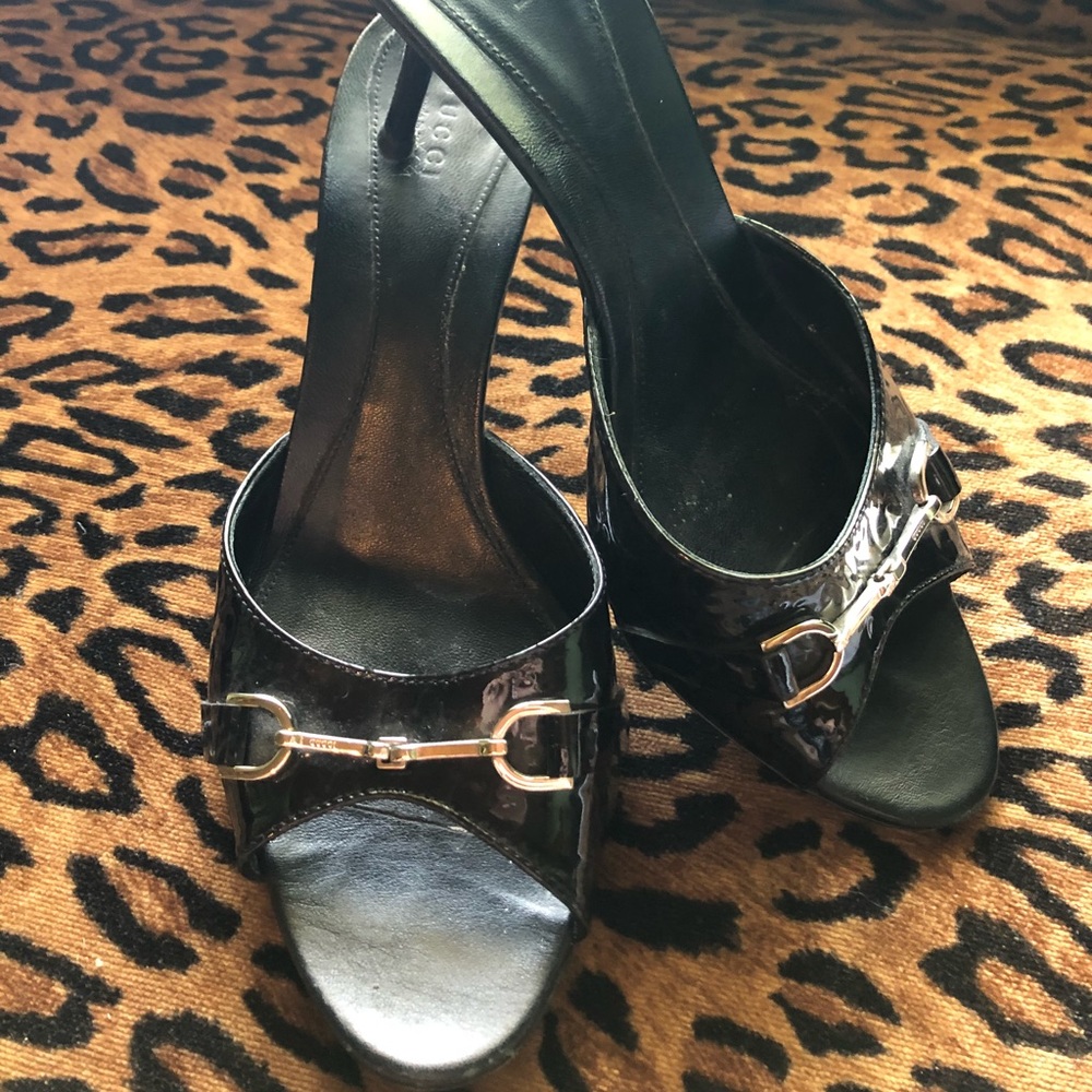 Gucci slides 39 1/2C